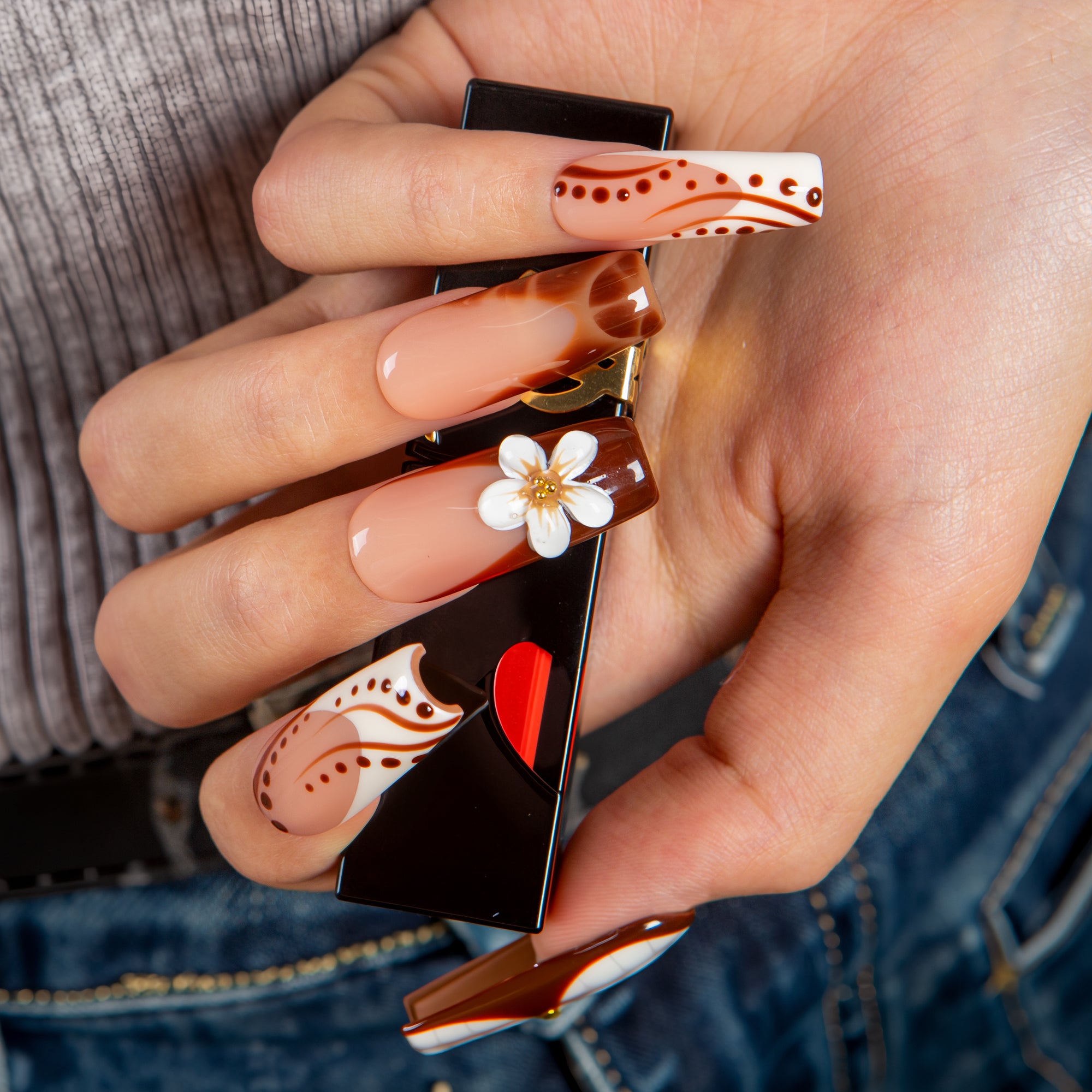 Latte Art Handmade Nails H667