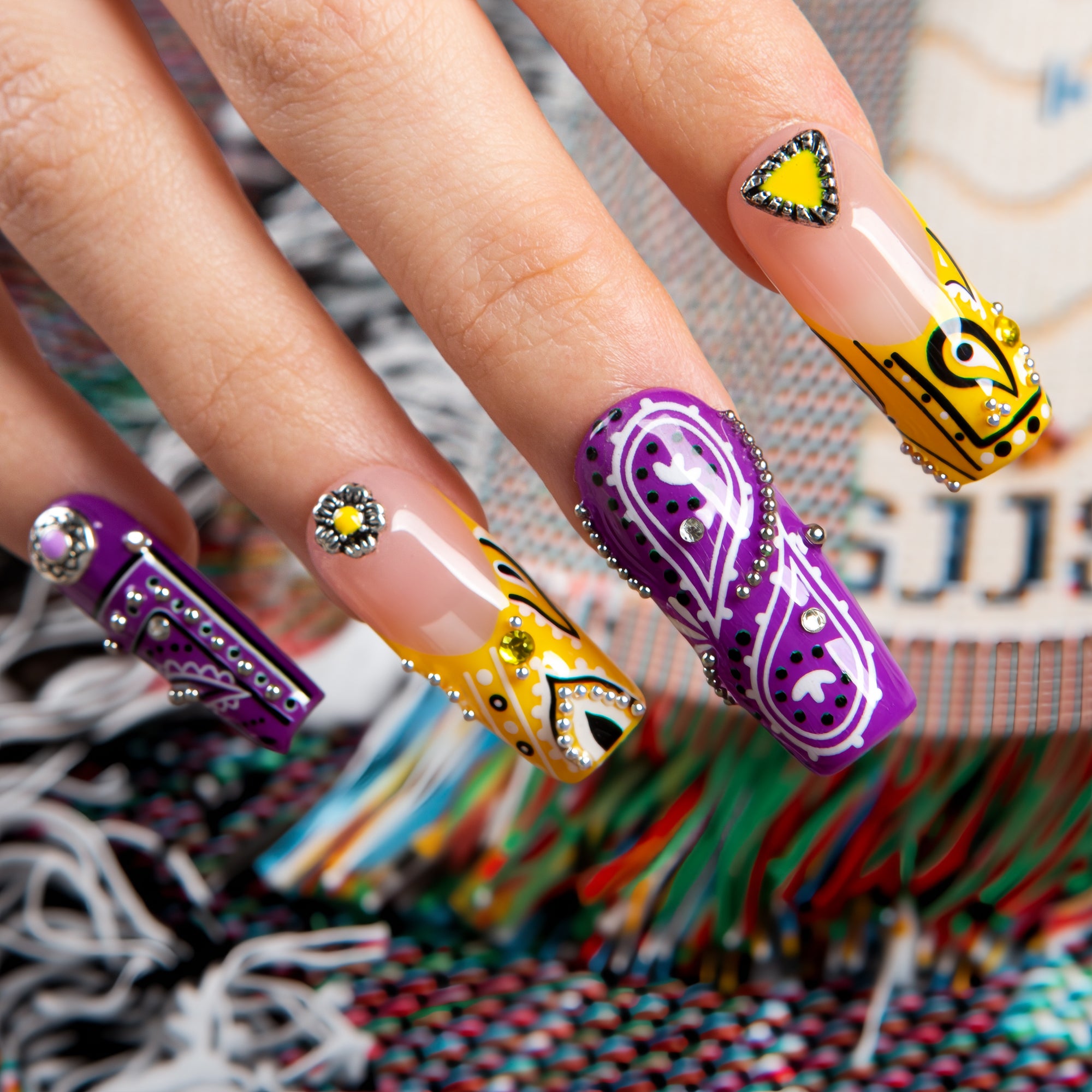 Paisley Rhapsody Handmade Nails H673