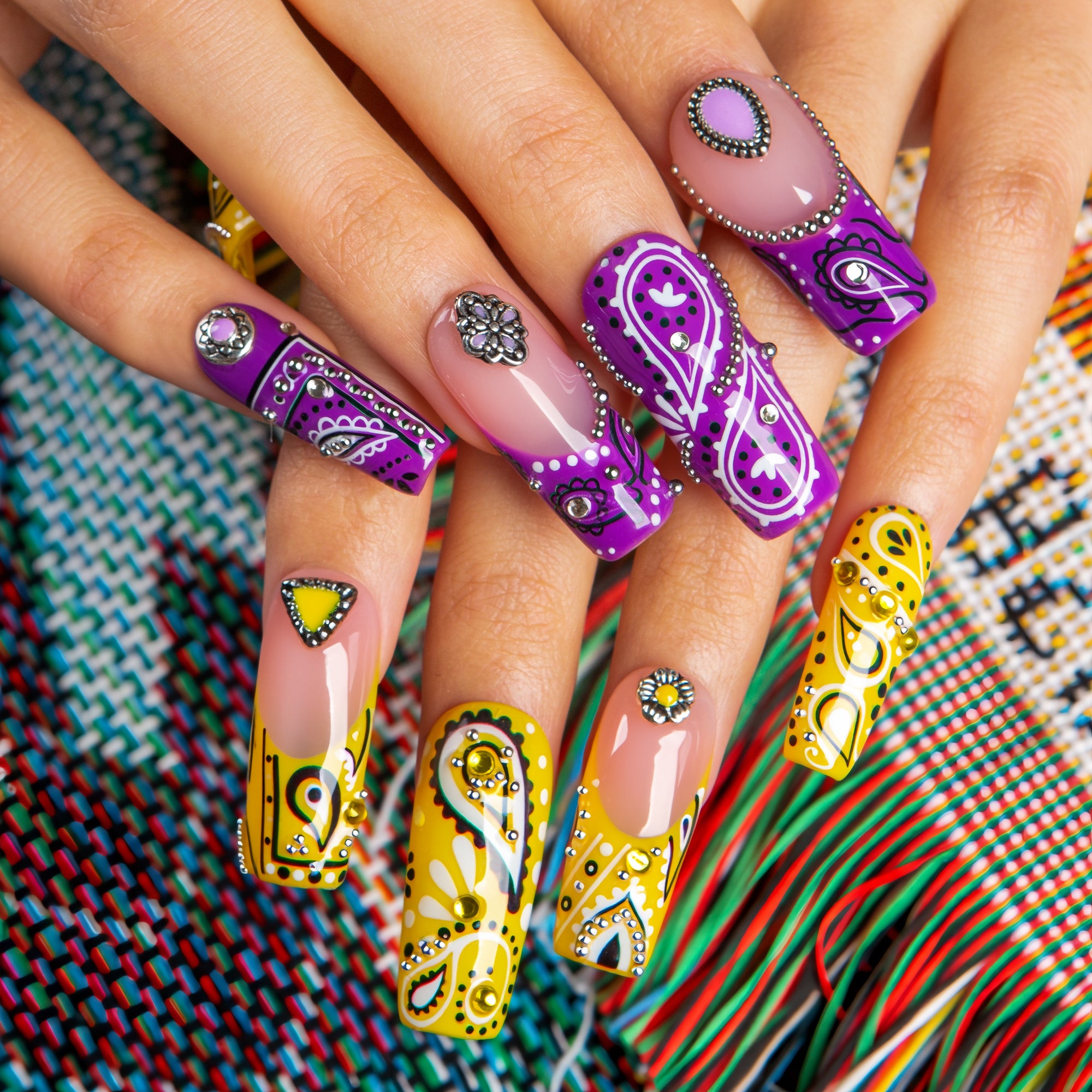 Paisley Rhapsody Handmade Nails H673