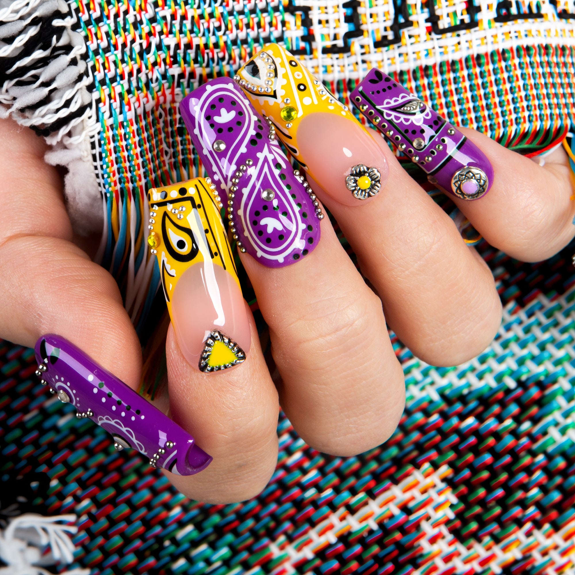 Paisley Rhapsody Handmade Nails H673