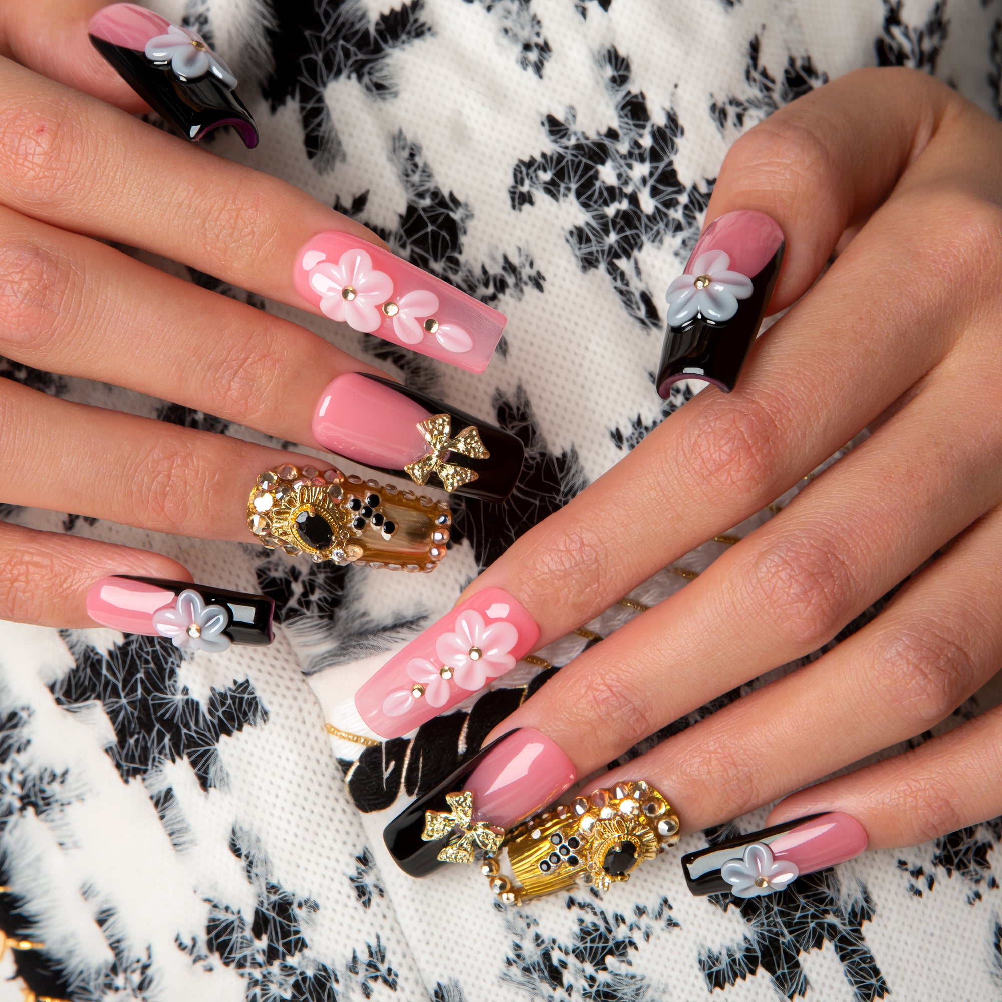 Noir Diva Handmade Nails H685