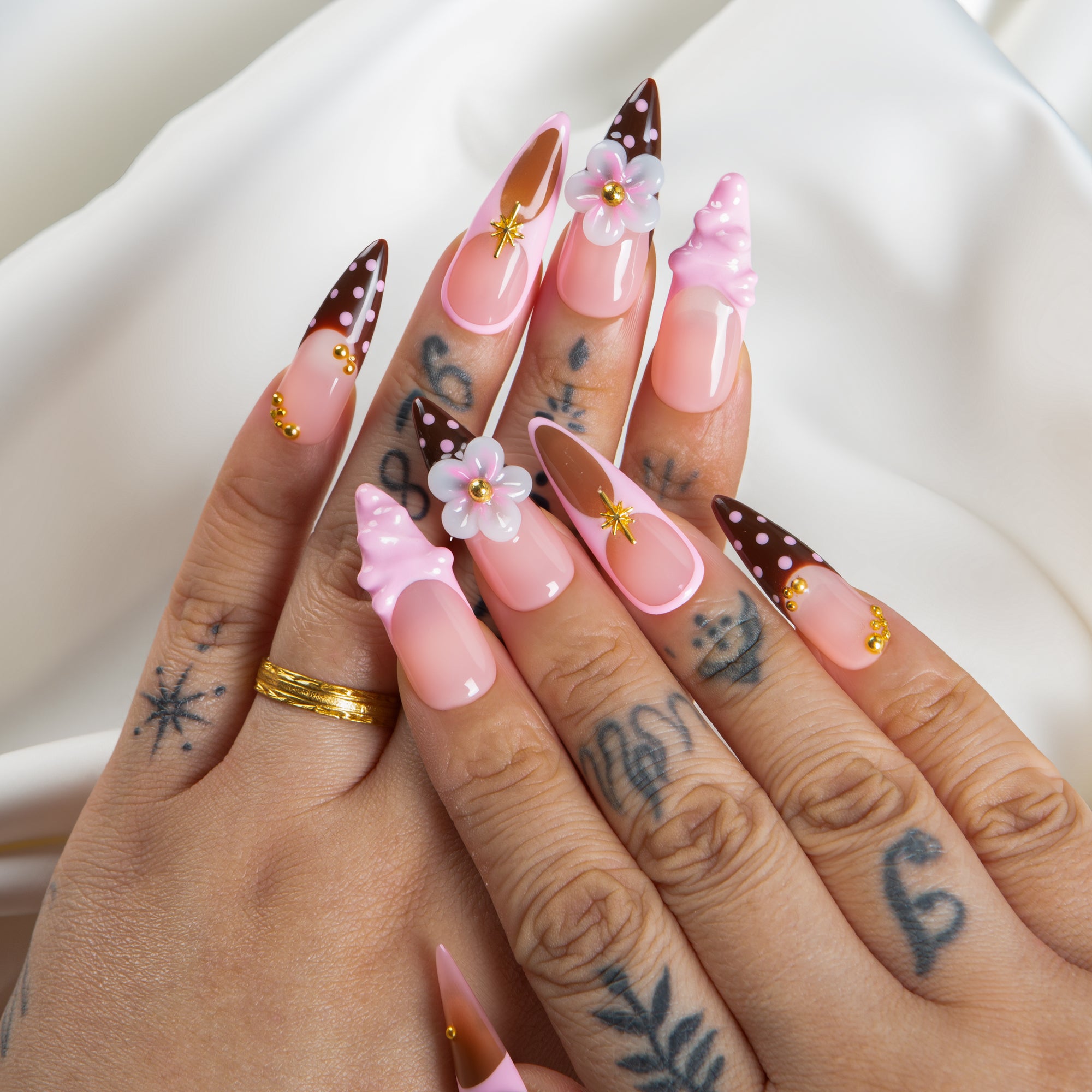 Berry Mocha Handmade Nails H700