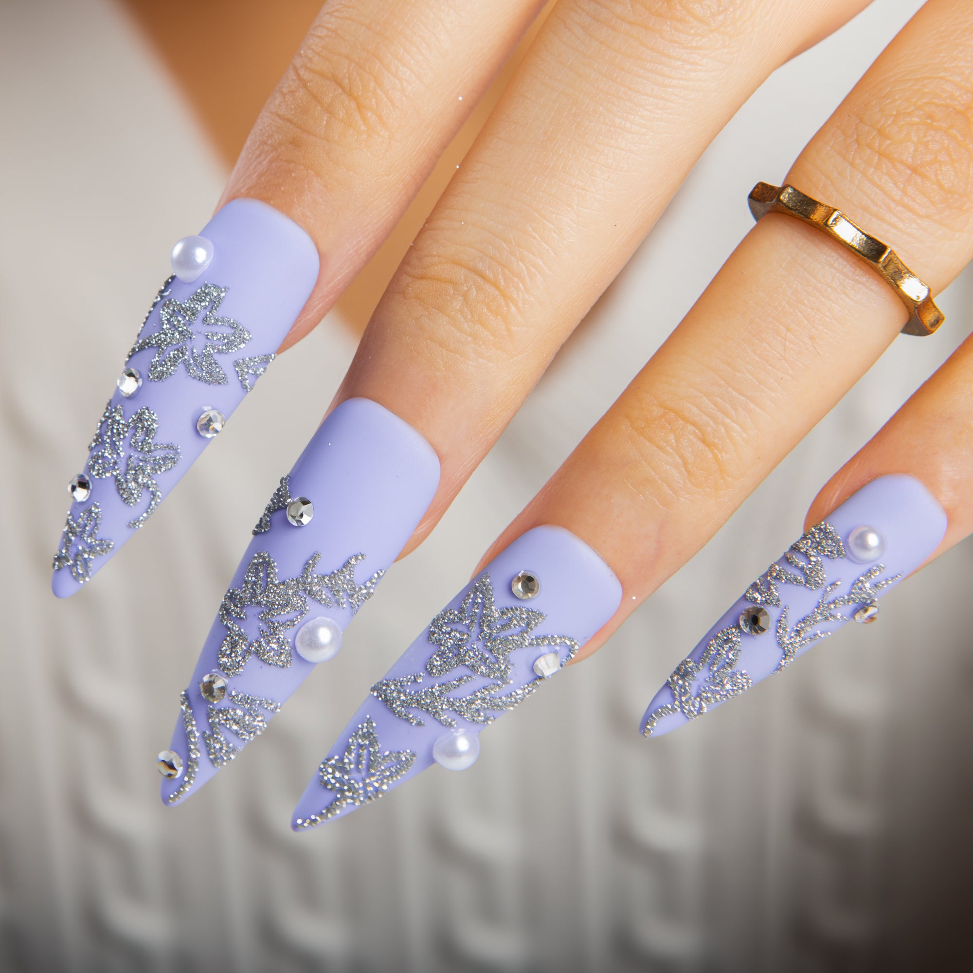 Moonlit Lace Handmade Nails H704