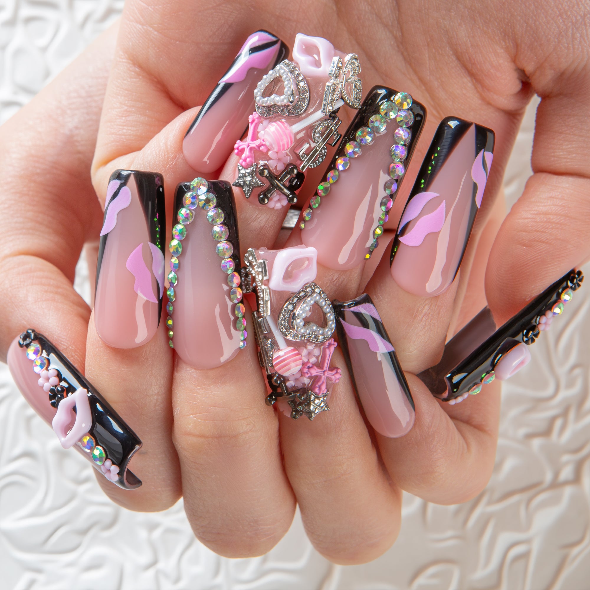 Sweetheart Kiss Handmade Nails H725