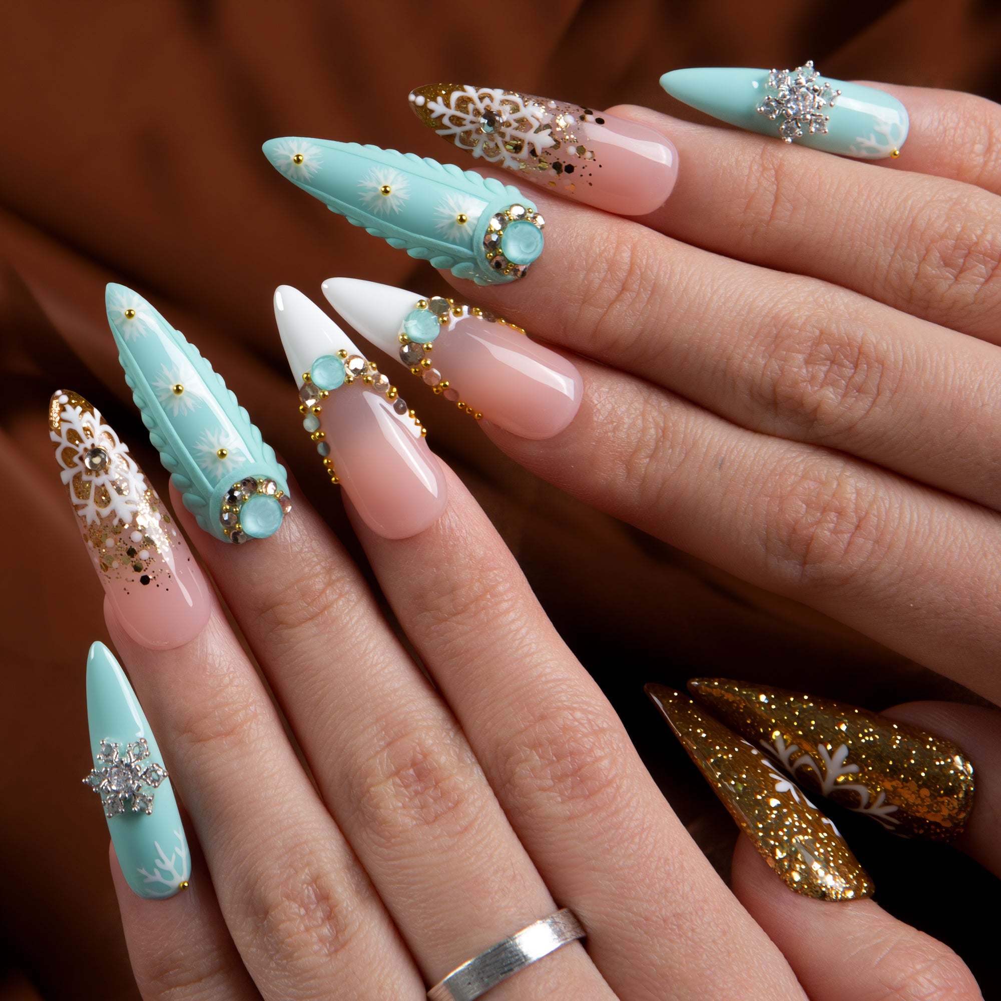 Gilded Snowfall Handmade Nails H739