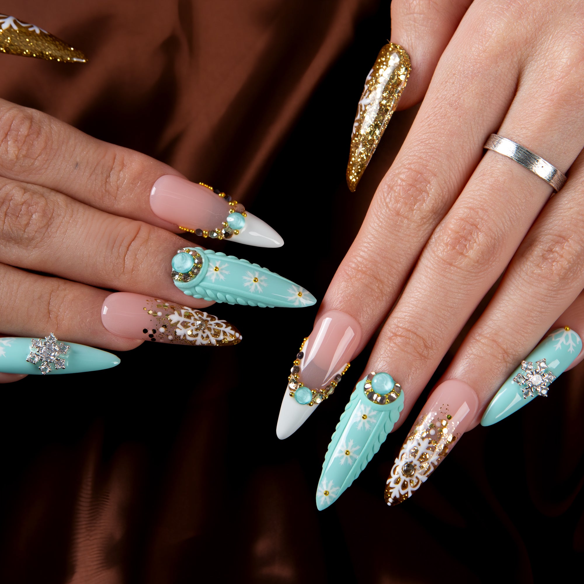 Gilded Snowfall Handmade Nails H739