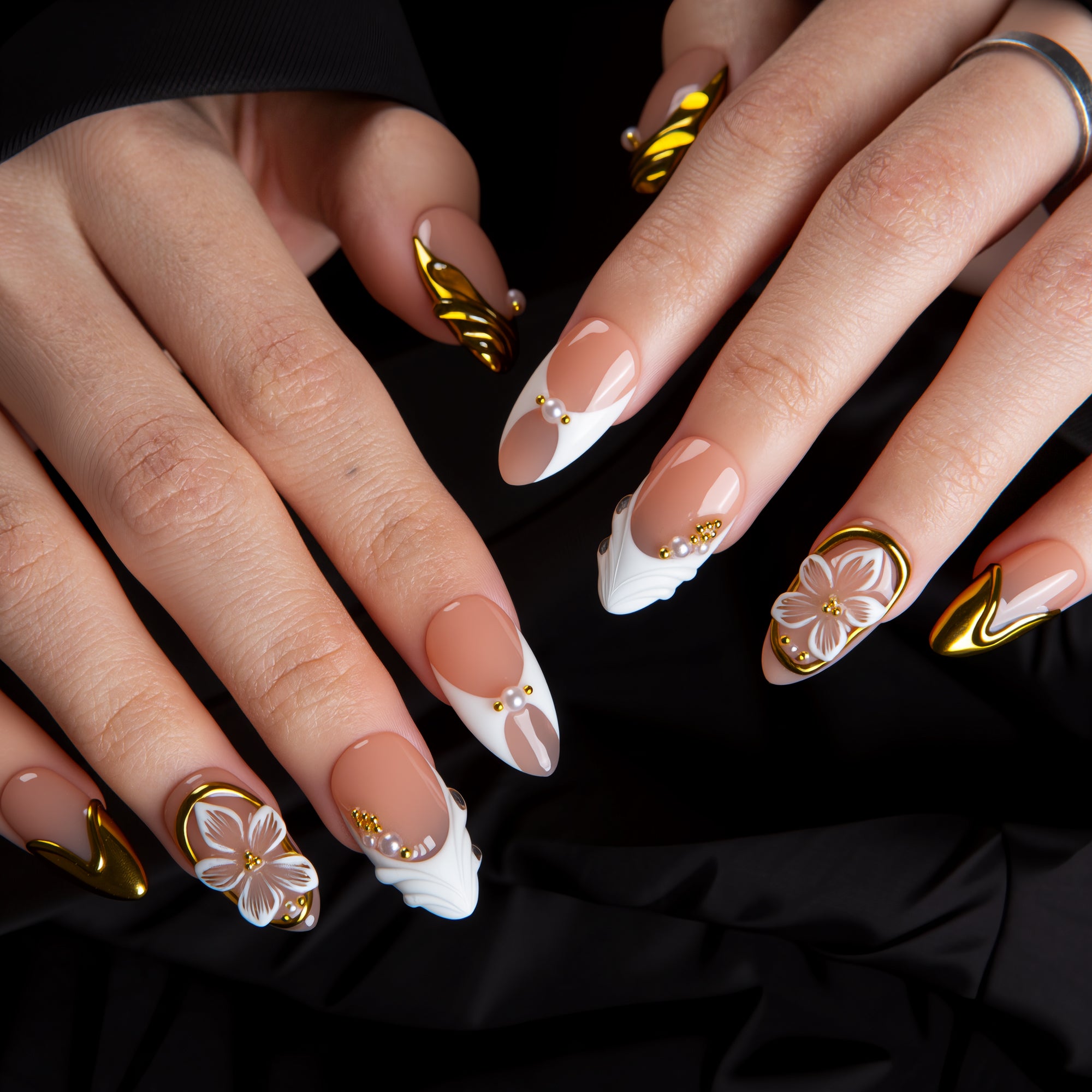 Golden Whisper Handmade Nails H763