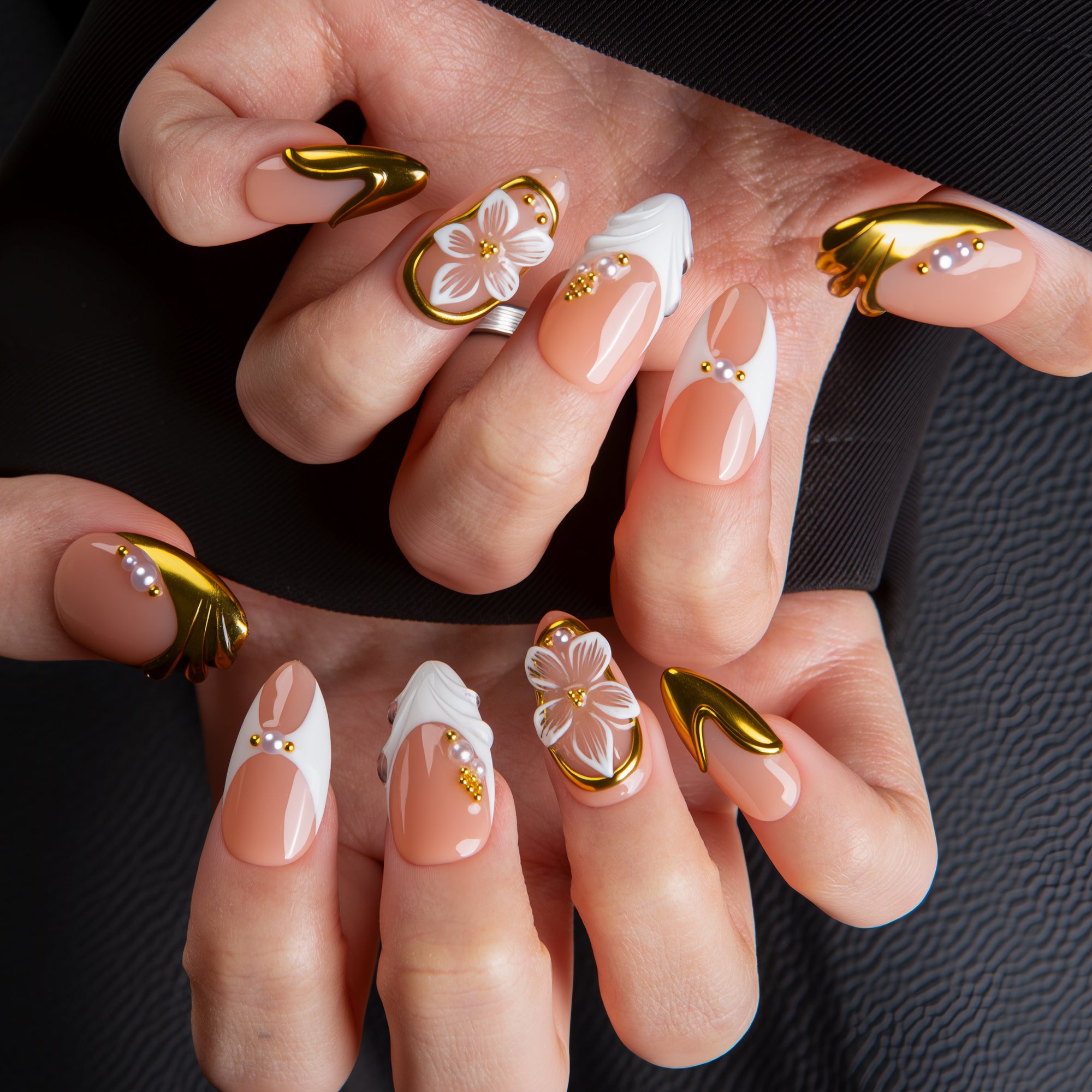 Golden Whisper Handmade Nails H763