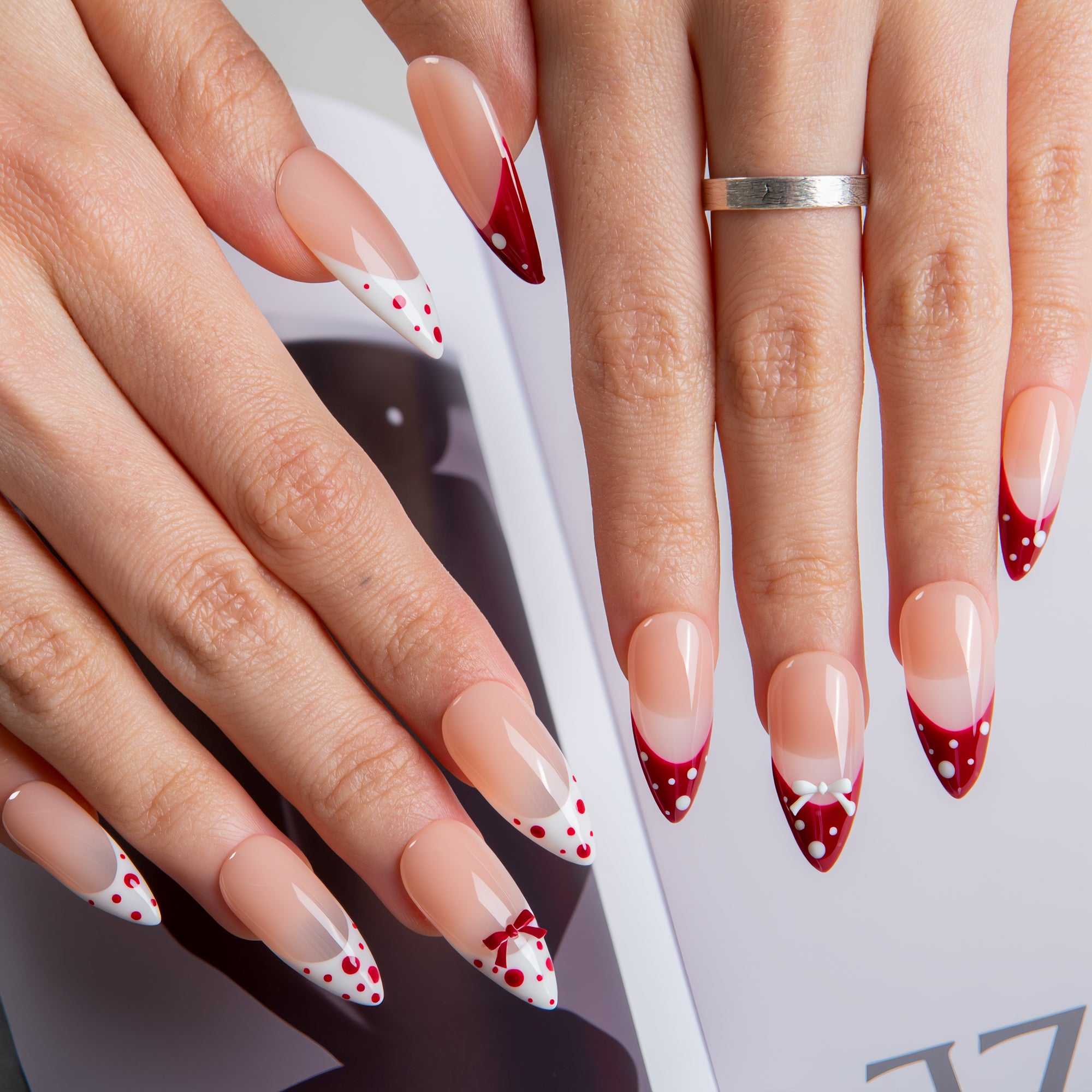 Rouge Polka Handmade Nails H772