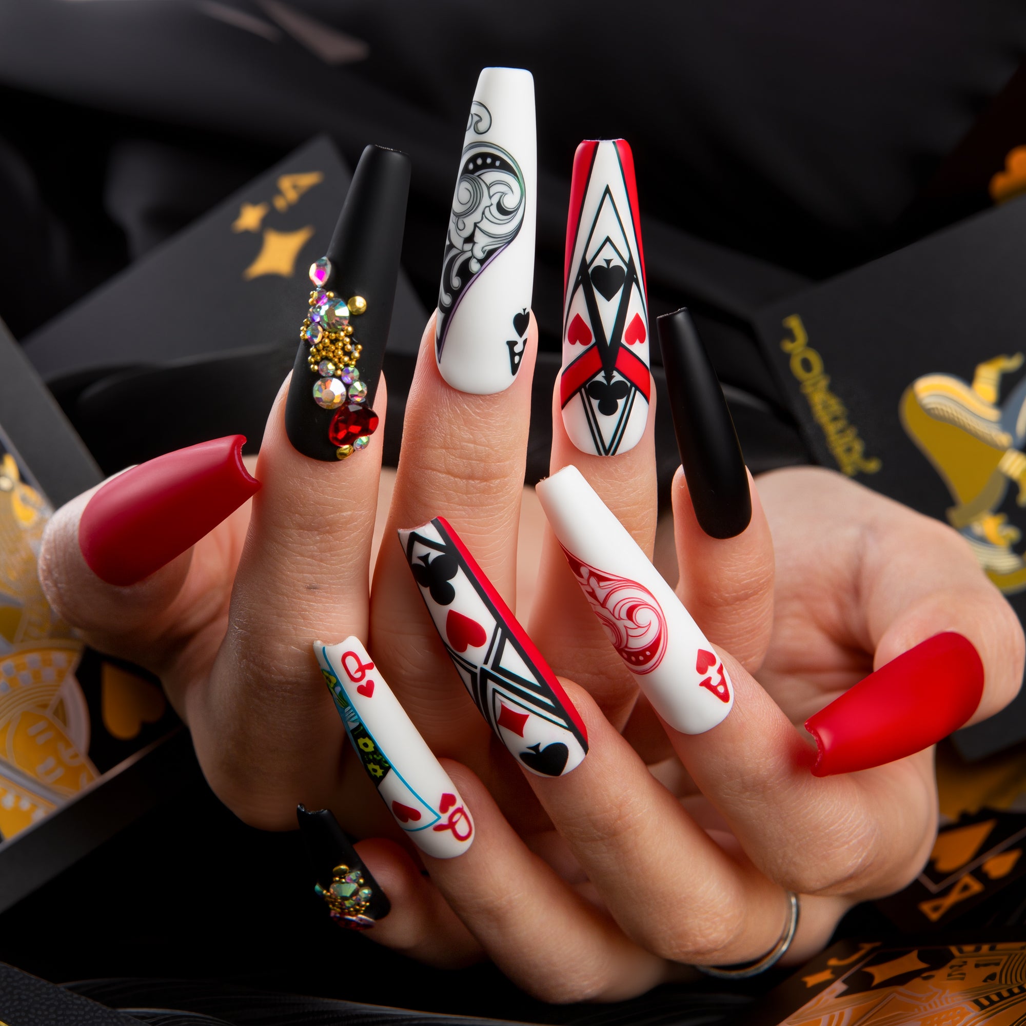 Poker Night Handmade Nails H800