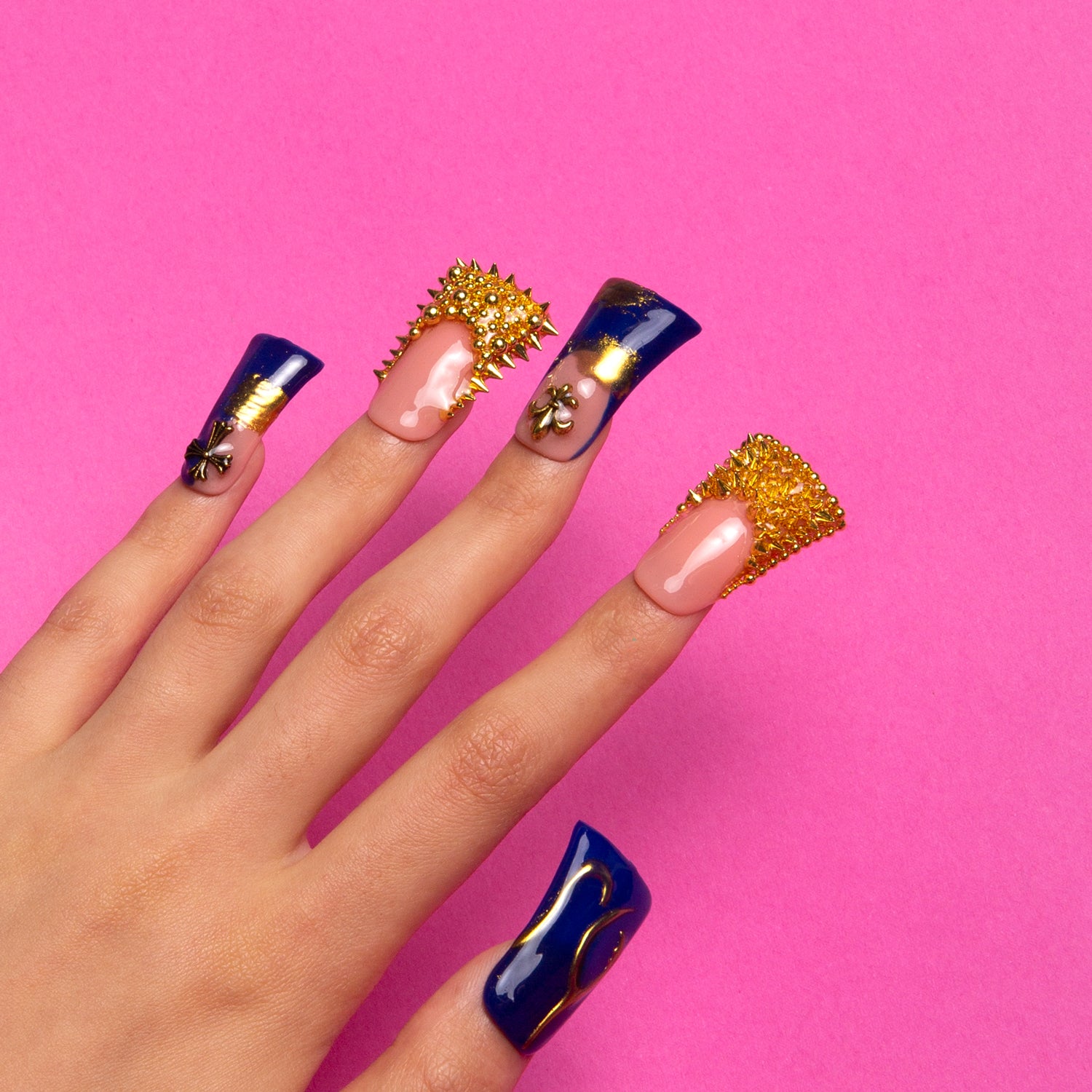 Sling Queen Press-On Nails let you rock all night long!