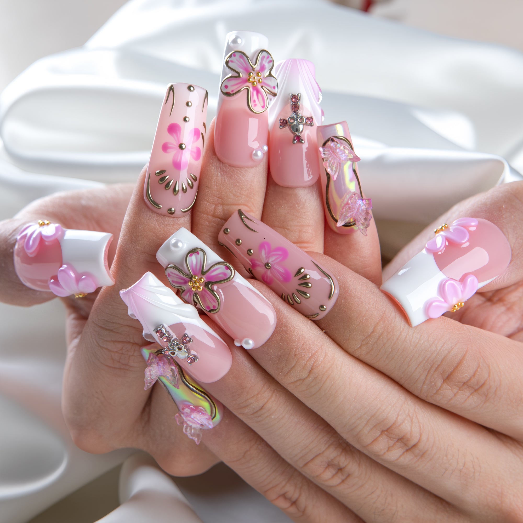 Gilded Sakura Handmade Nails H837