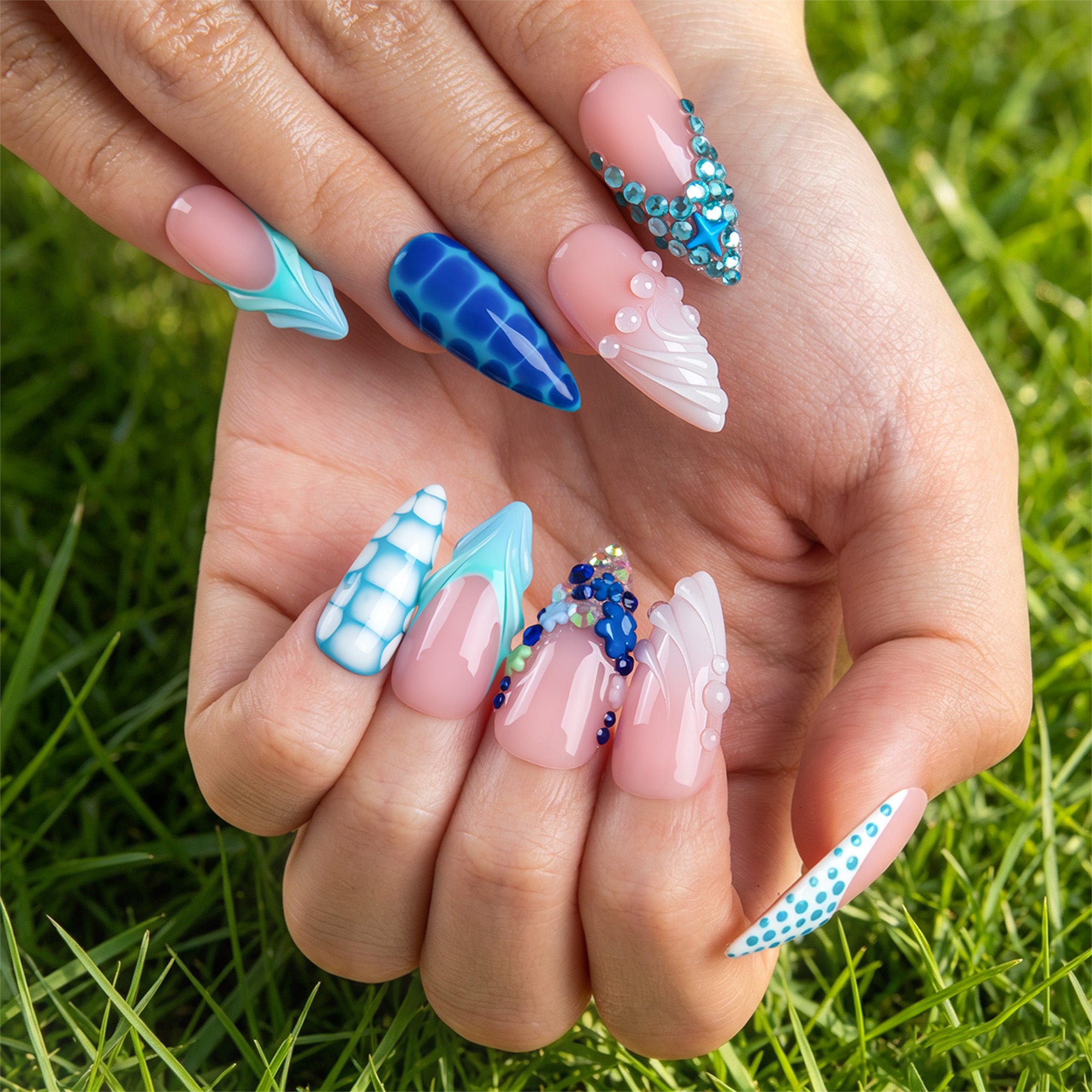 Lagoon Glow Handmade Nails H945