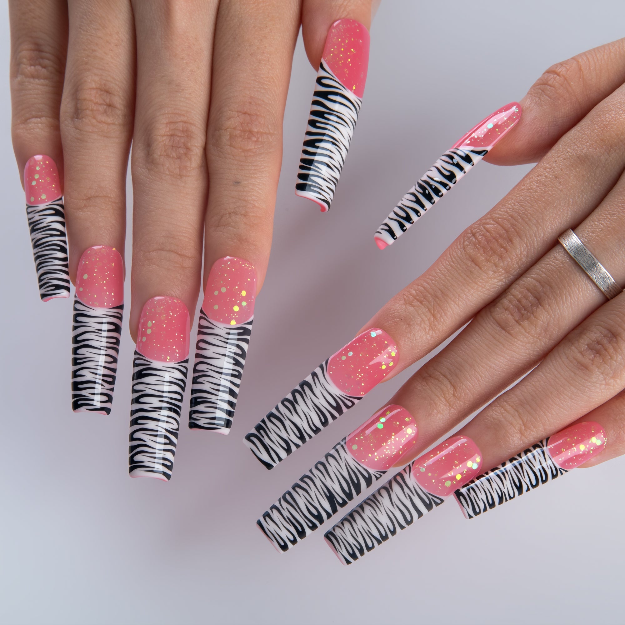 Safari Chic Handmade Nails H963