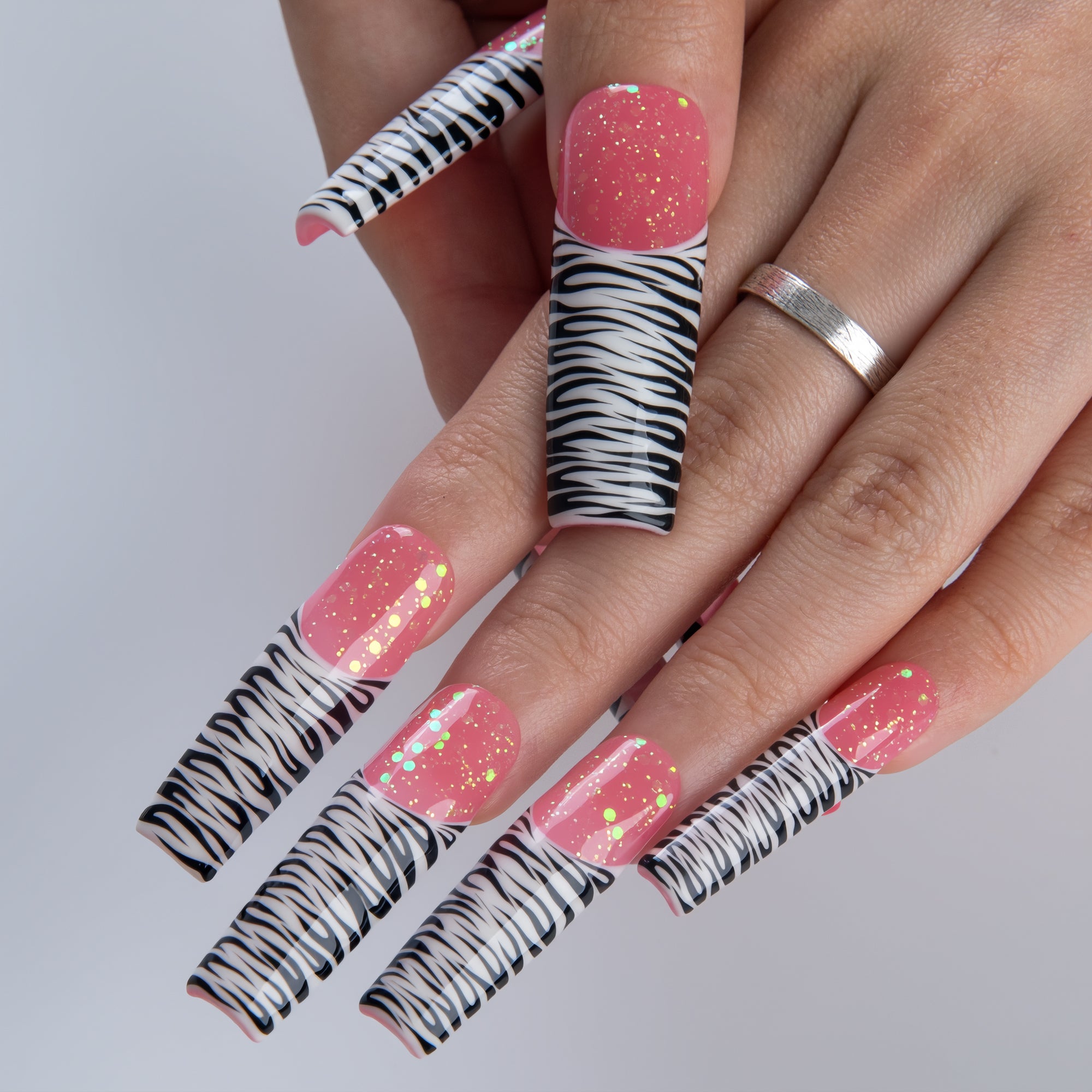 Safari Chic Handmade Nails H963
