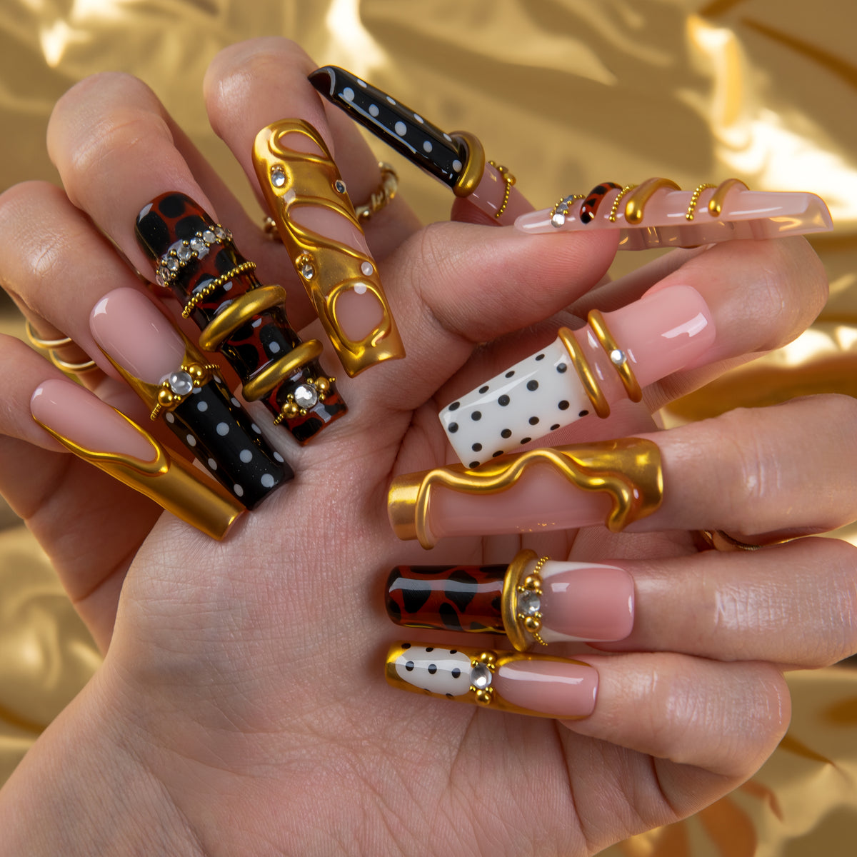 Golden Affair Handmade Nails H986