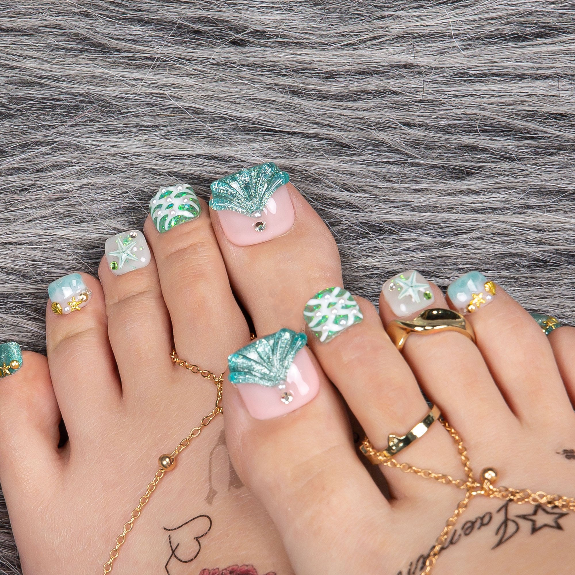 Surfing Girls Blue T119 Toe Nails- 20Pcs Free Size