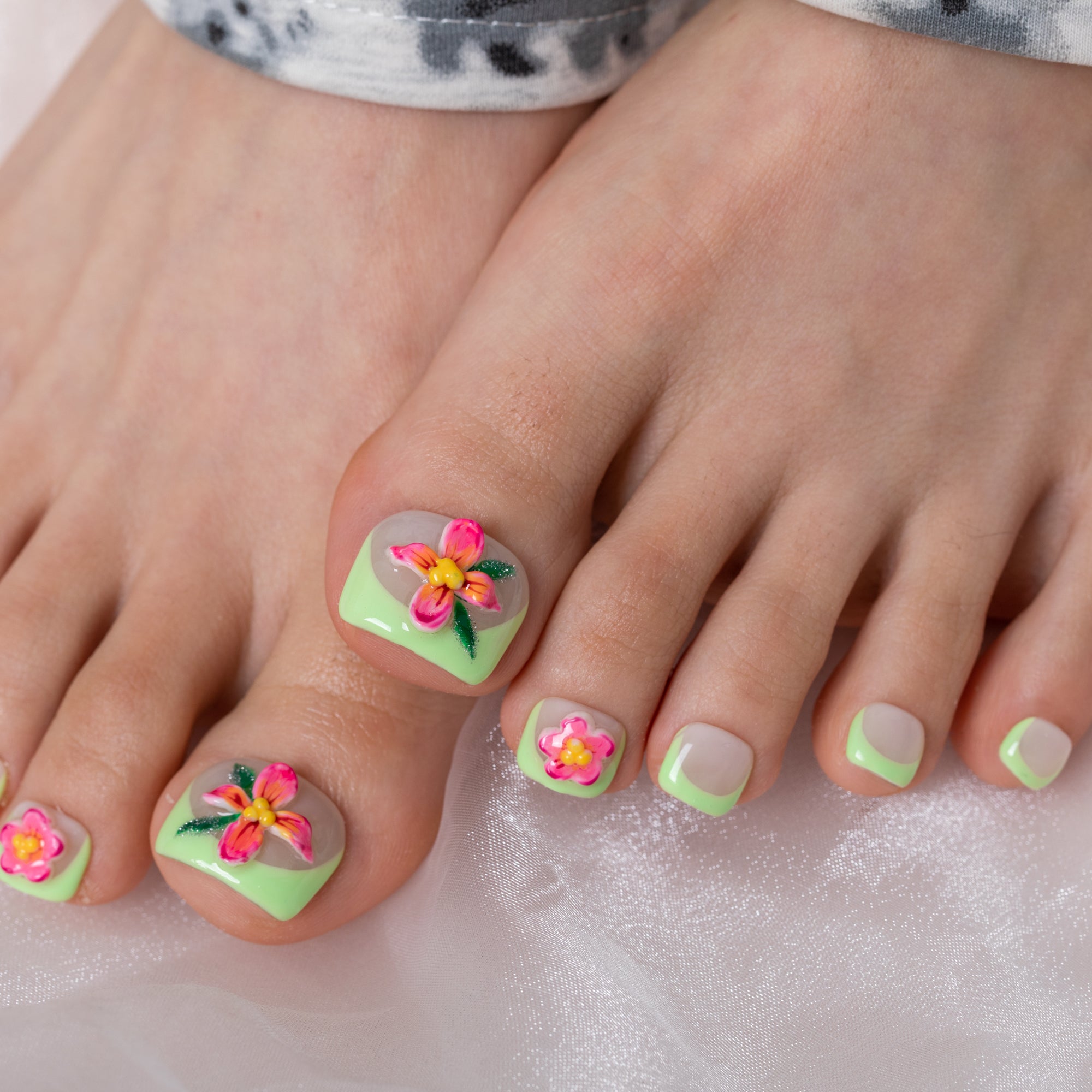 Flourishing Fuchsia T388 Toe Nails - 20Pcs Free Size