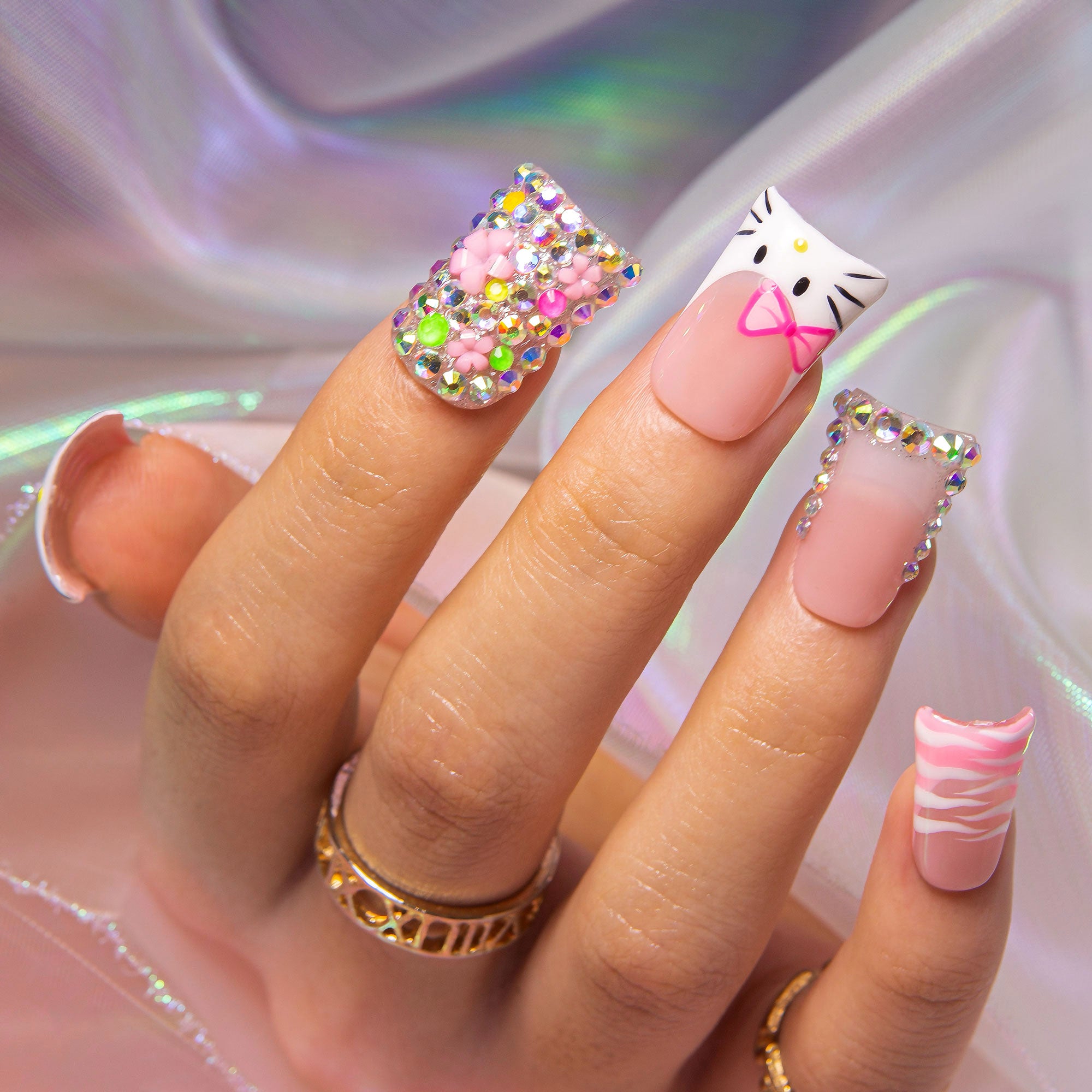 Kiss Me In Kawaii Handmade Nails H577