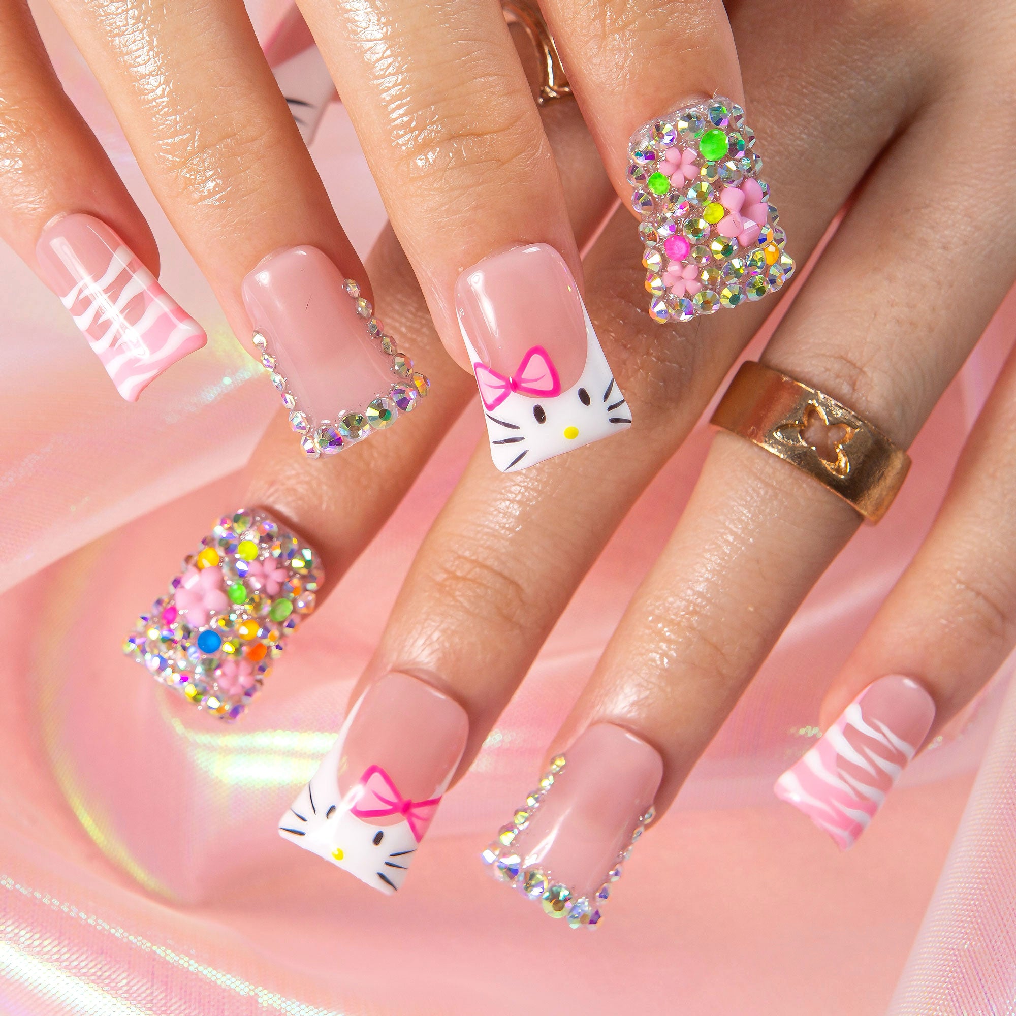 Kiss Me In Kawaii Handmade Nails H577