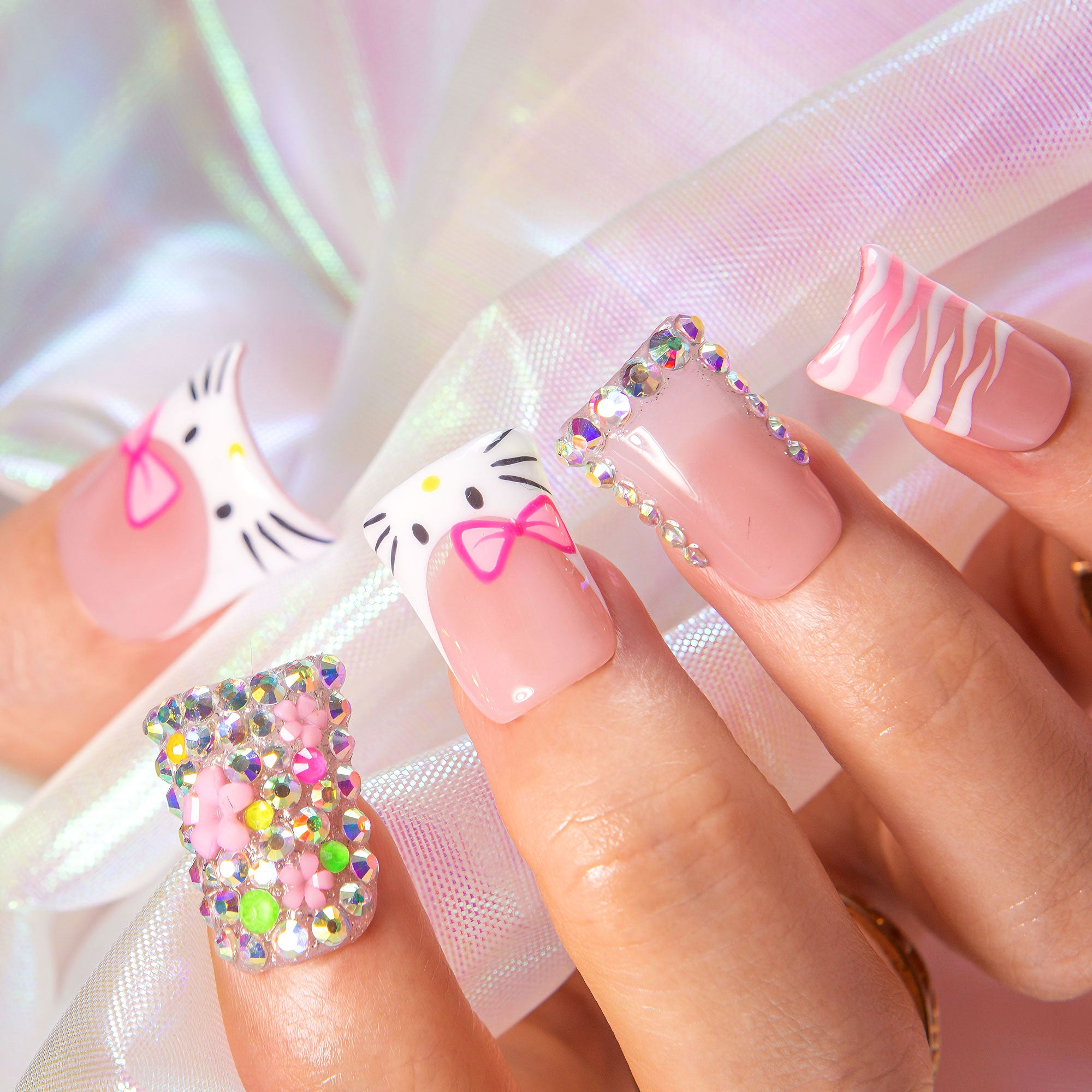 Kiss Me In Kawaii Handmade Nails H577